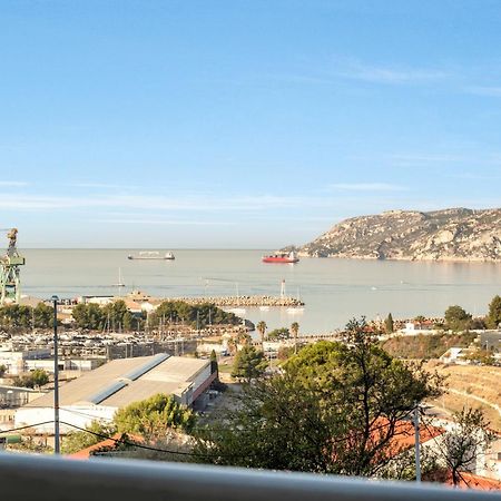 Room In Appartment With Seaview Марсилия Екстериор снимка